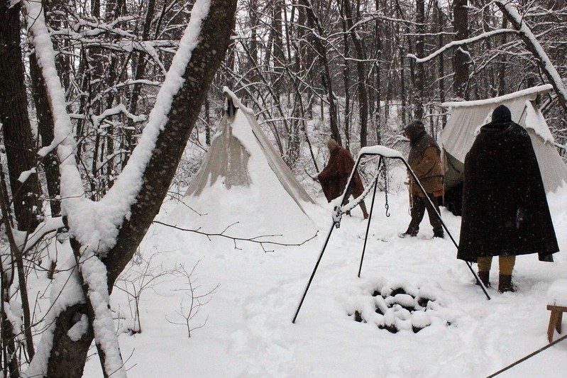 Zeltlager im Schnee